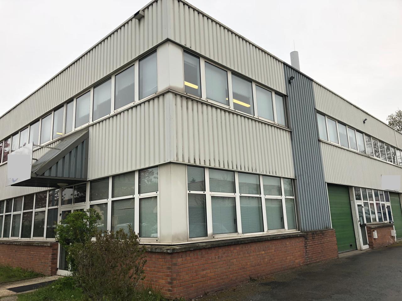 Local d'activité Les Essarts-le-Roi 396m² Vente local d'activité Les Essarts-le-Roi Yvelines OVACT2529113 1